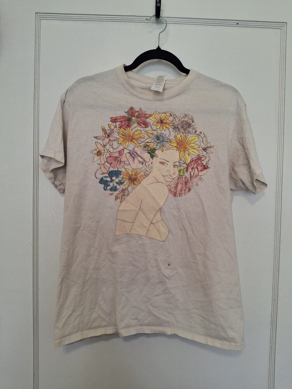 Floral Afro Girl, Retro-Inspired TShirt, Medium, Beige